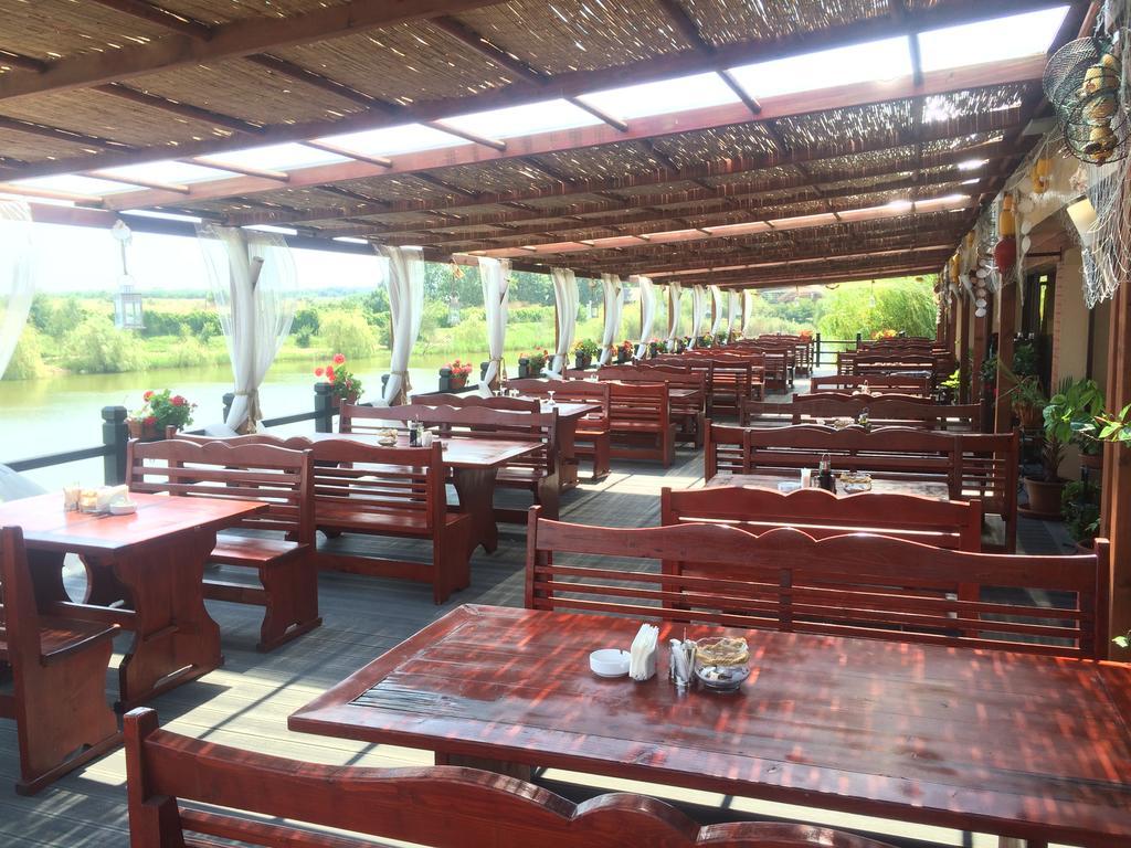Lacul Racilor Olimp Ngoại thất bức ảnh